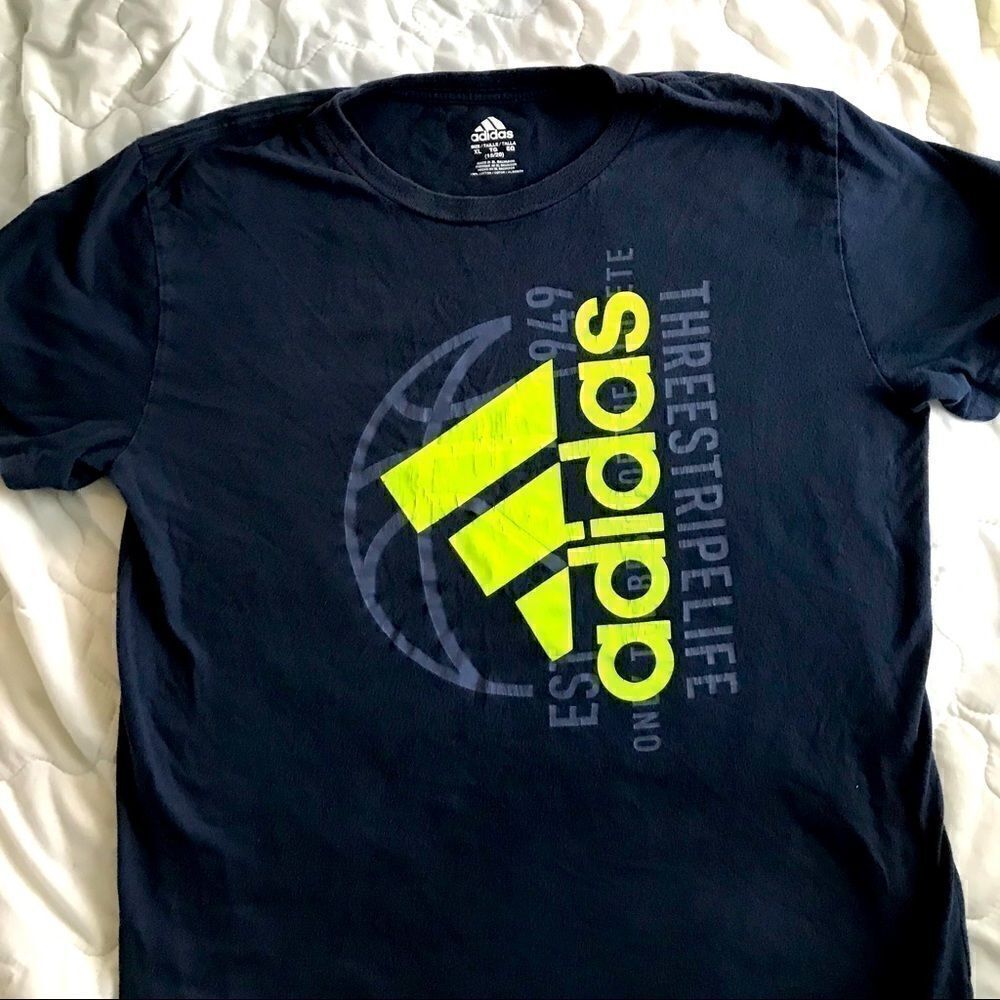 Adidas boys sports T-shirt size XL 18